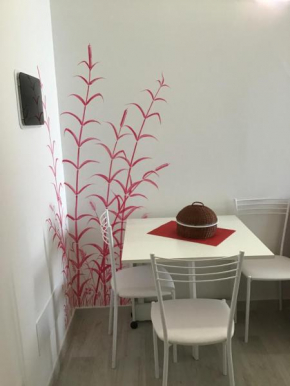 APPARTAMENTO RUBINO - Lovely Little Flat 3 Minutes From Golf Club 5 Minutes From Lake Soiano Del Lago